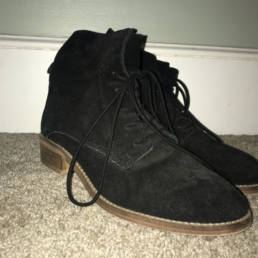 Steve Madden lace-up boots! Size 8